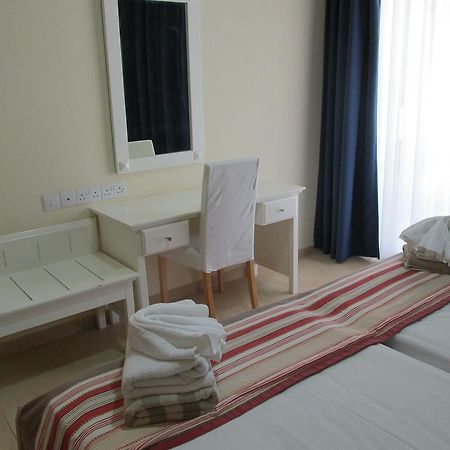 Royal Blue Hotel & Spa Jeroszkípu Kültér fotó