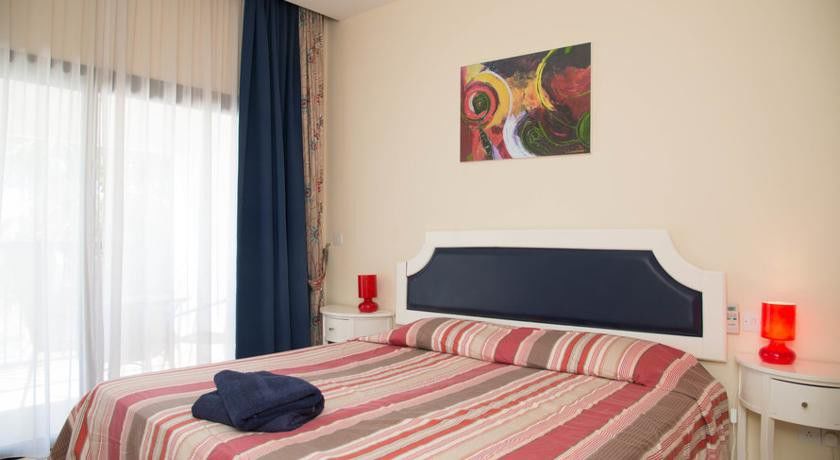 Royal Blue Hotel & Spa Jeroszkípu Kültér fotó