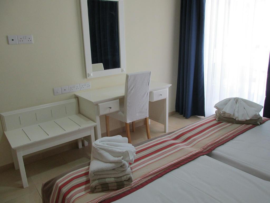Royal Blue Hotel & Spa Jeroszkípu Kültér fotó