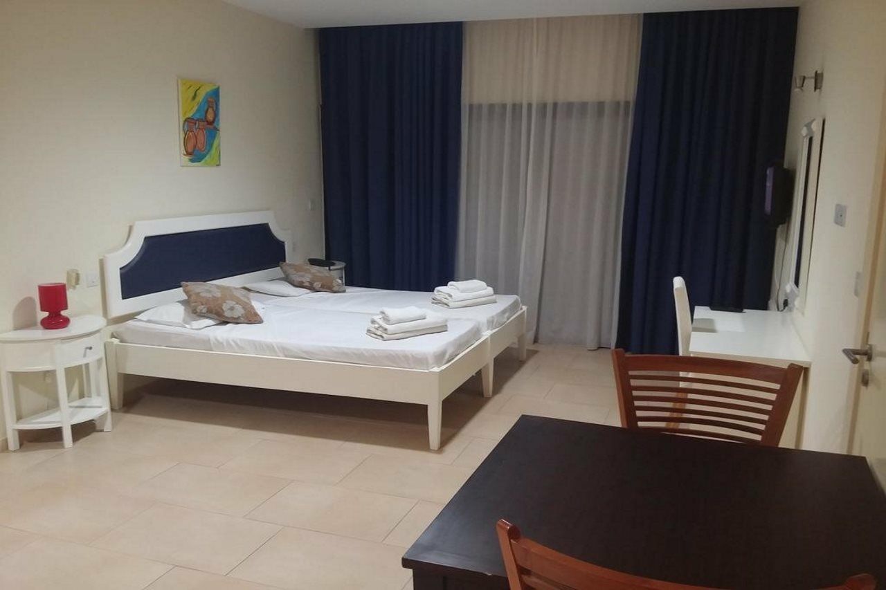 Royal Blue Hotel & Spa Jeroszkípu Kültér fotó